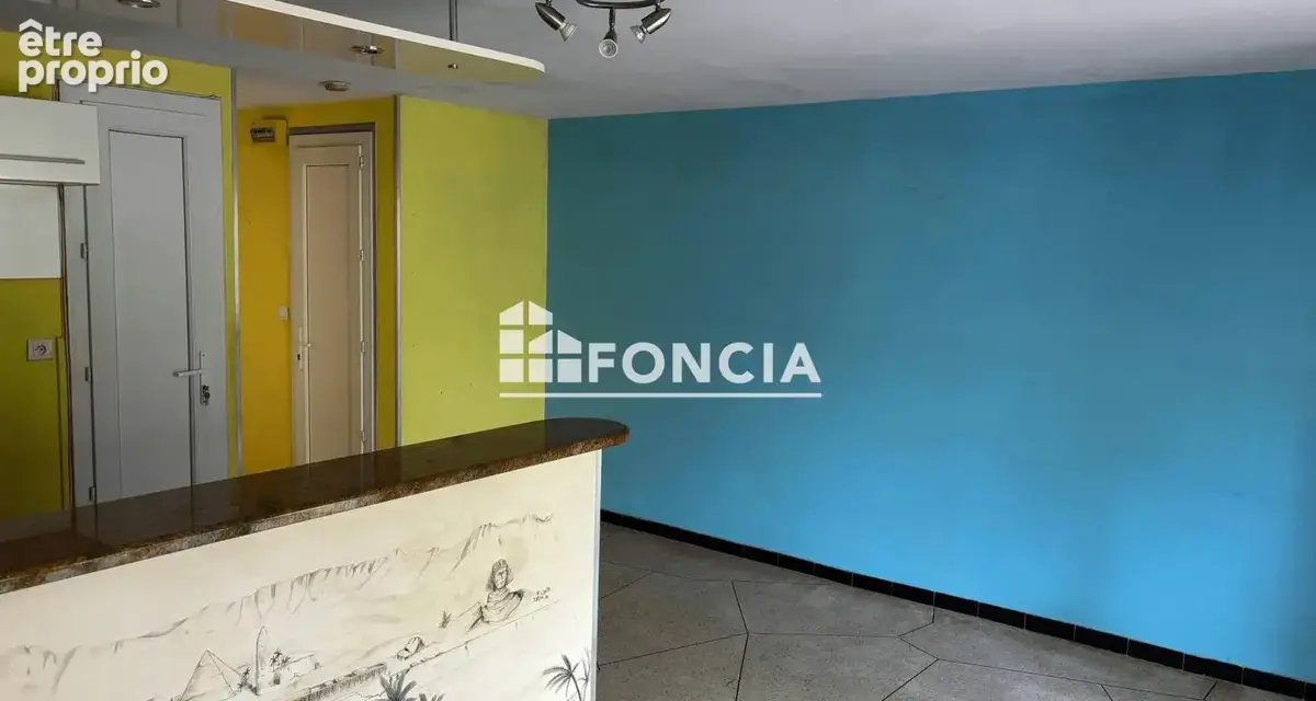 À VENDRE – Appartement en rez-de-jardin avec grande terrasse - photo 4