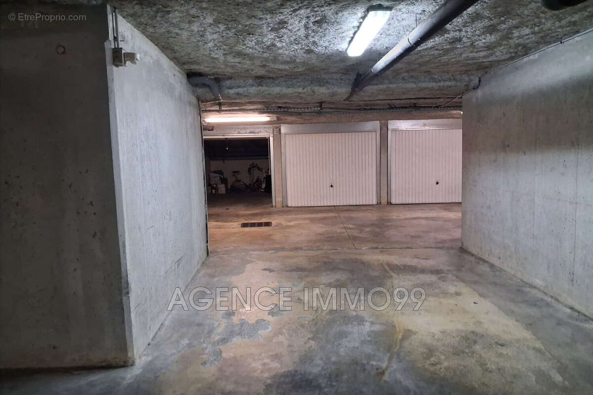 Parking à PEGOMAS