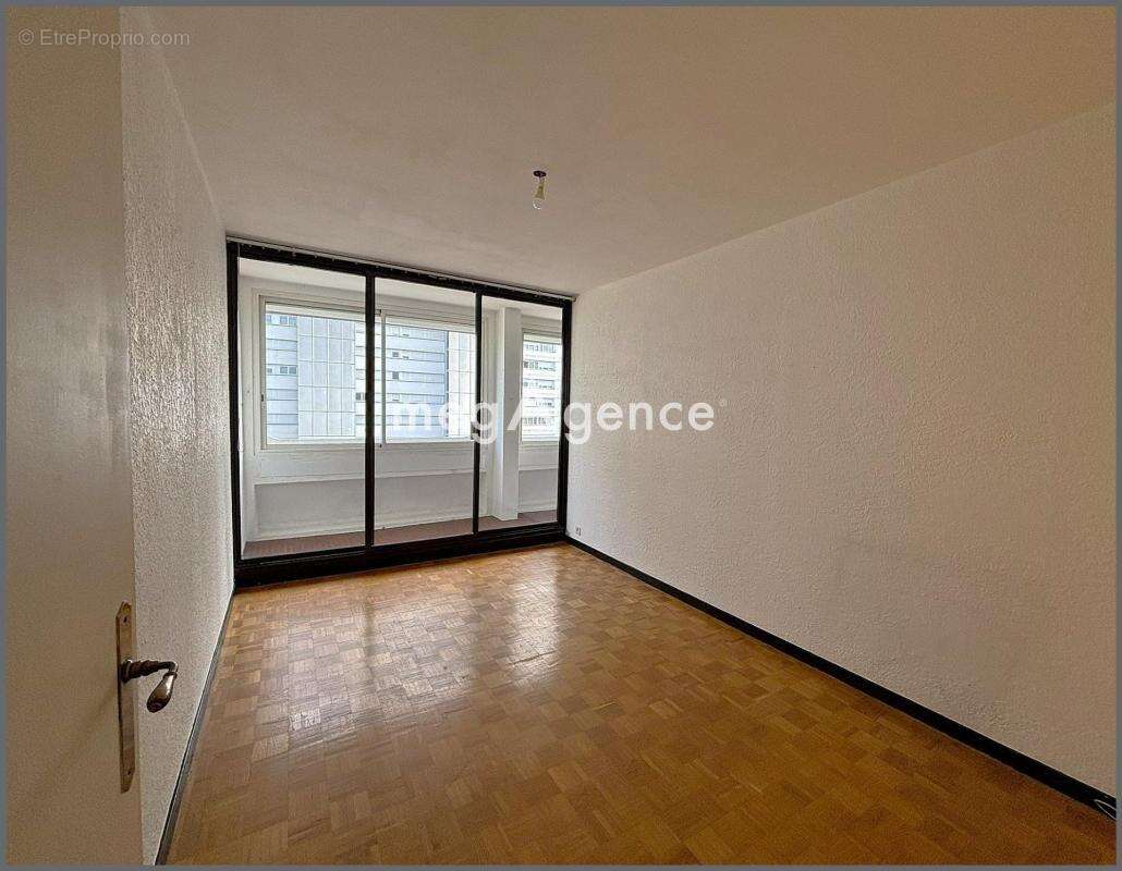 Appartement à LYON-9E