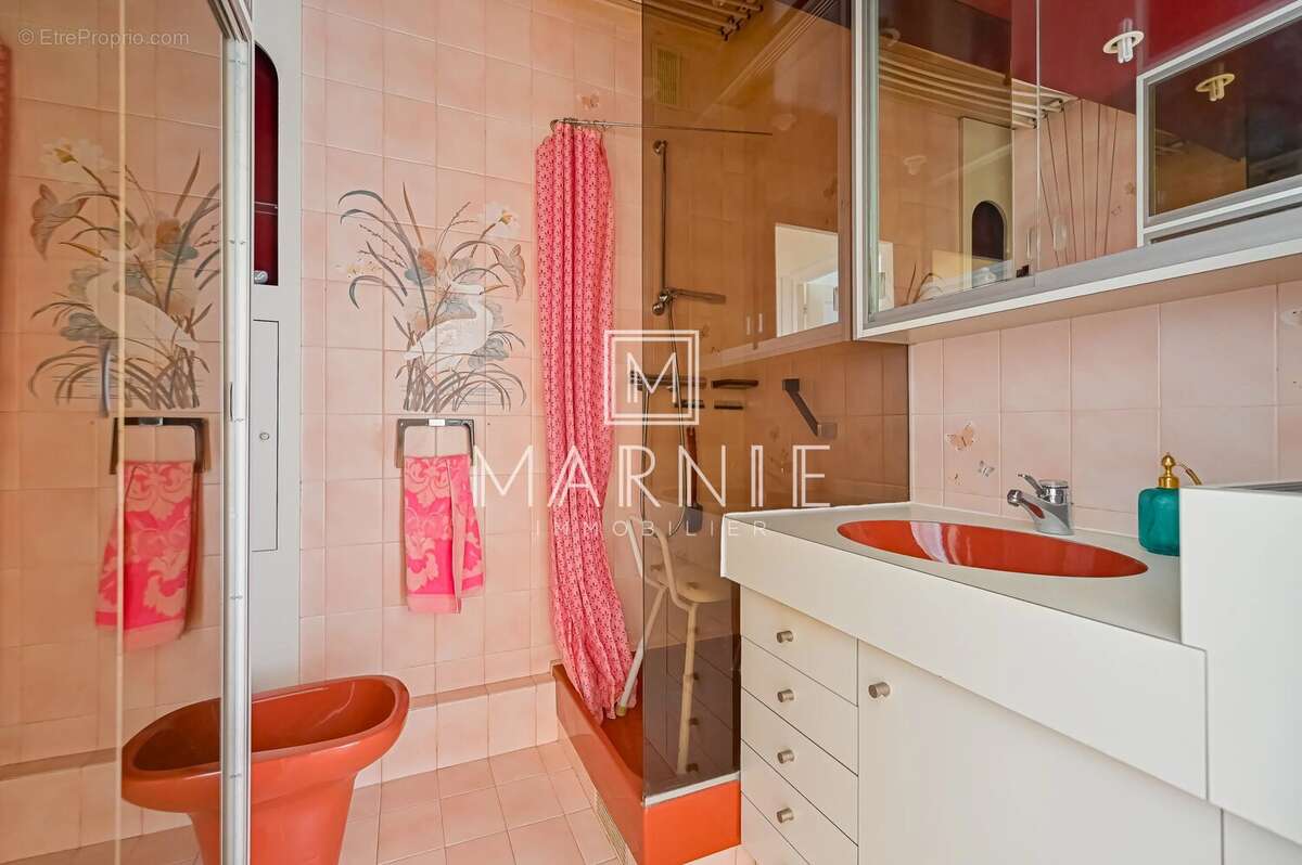 Appartement à PARIS-15E