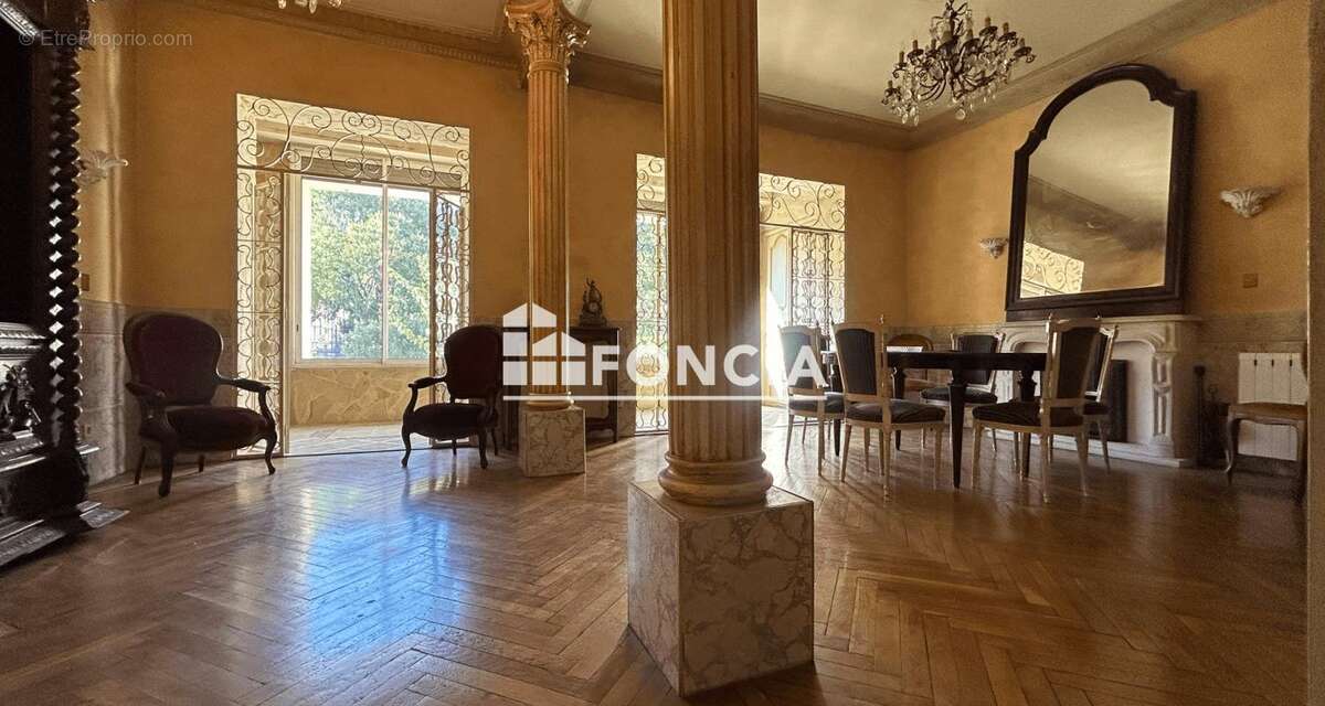 Appartement à MARSEILLE-8E