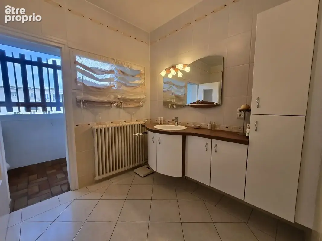 Apaprtement t4 - balcon - parking - photo 9