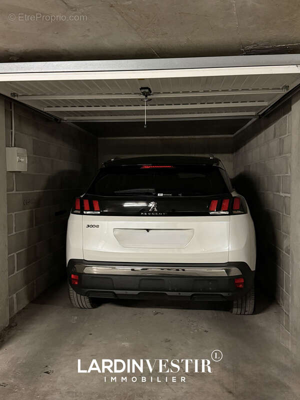 Parking à VILLEURBANNE