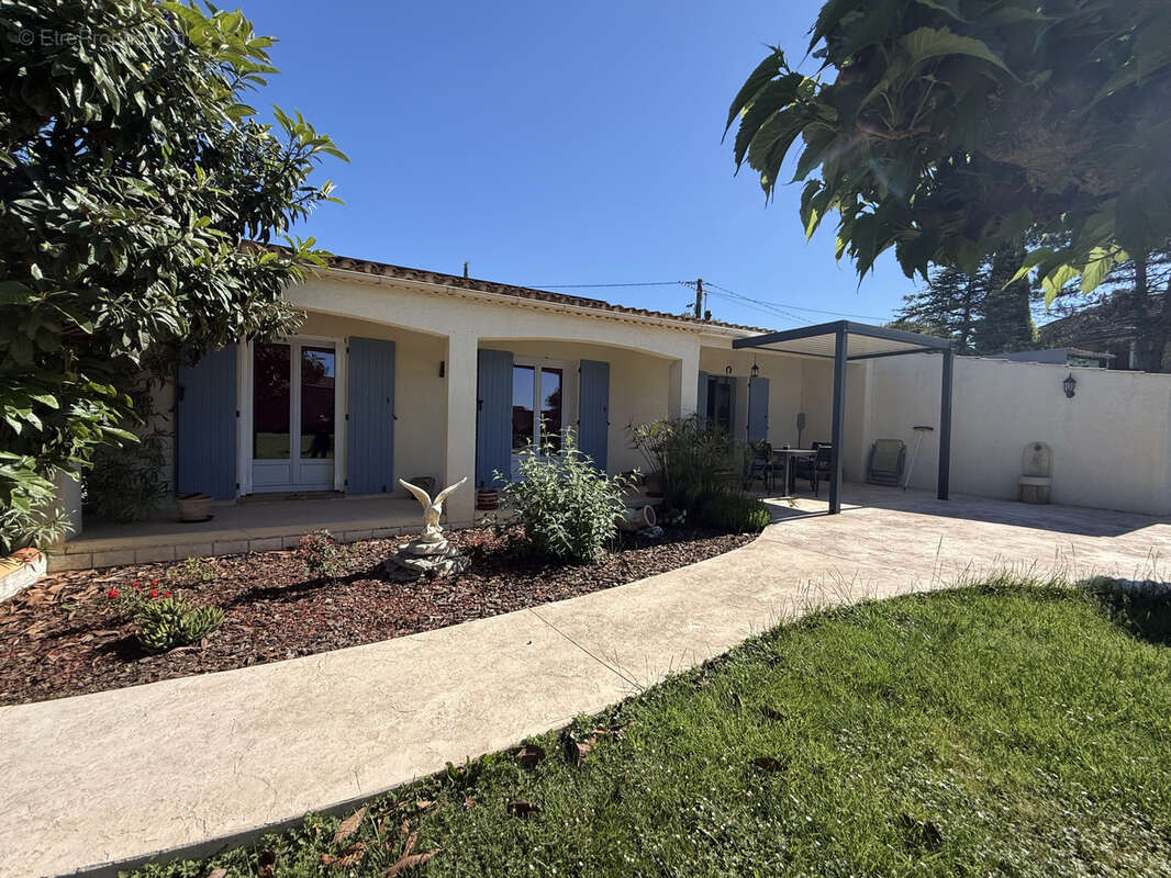 Maison à COLLORGUES
