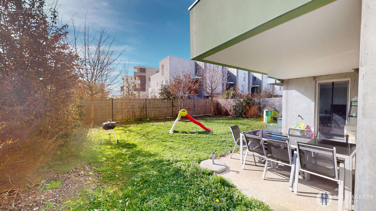 Appartement à SAINT-MARTIN-D'HERES