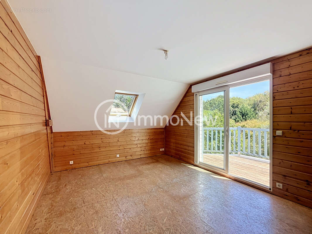 Maison familiale 160 m2   Terrain 1 900 m2 - JULLOUVILLE 50610 - photo 12