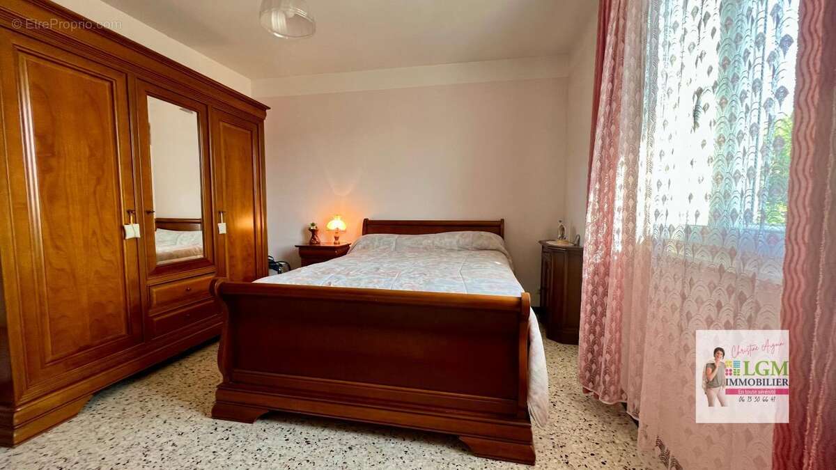 Maison à SAINT-JULIEN-LES-ROSIERS