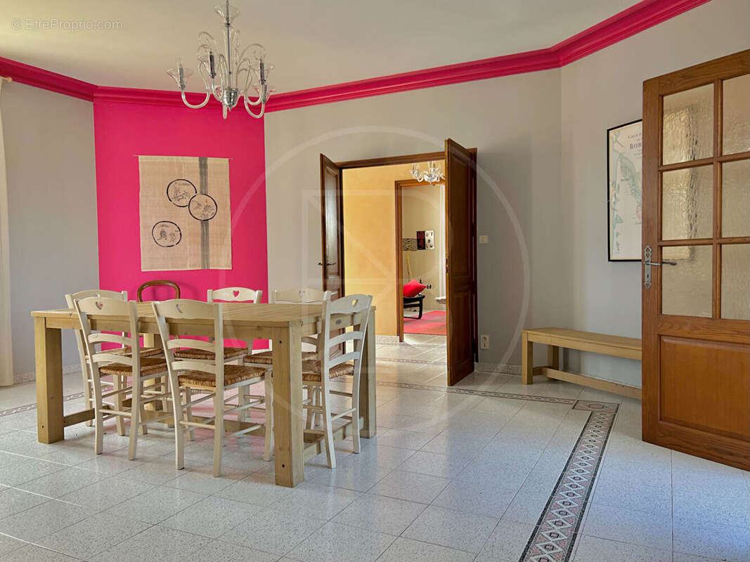 Maison à SAINT-EMILION