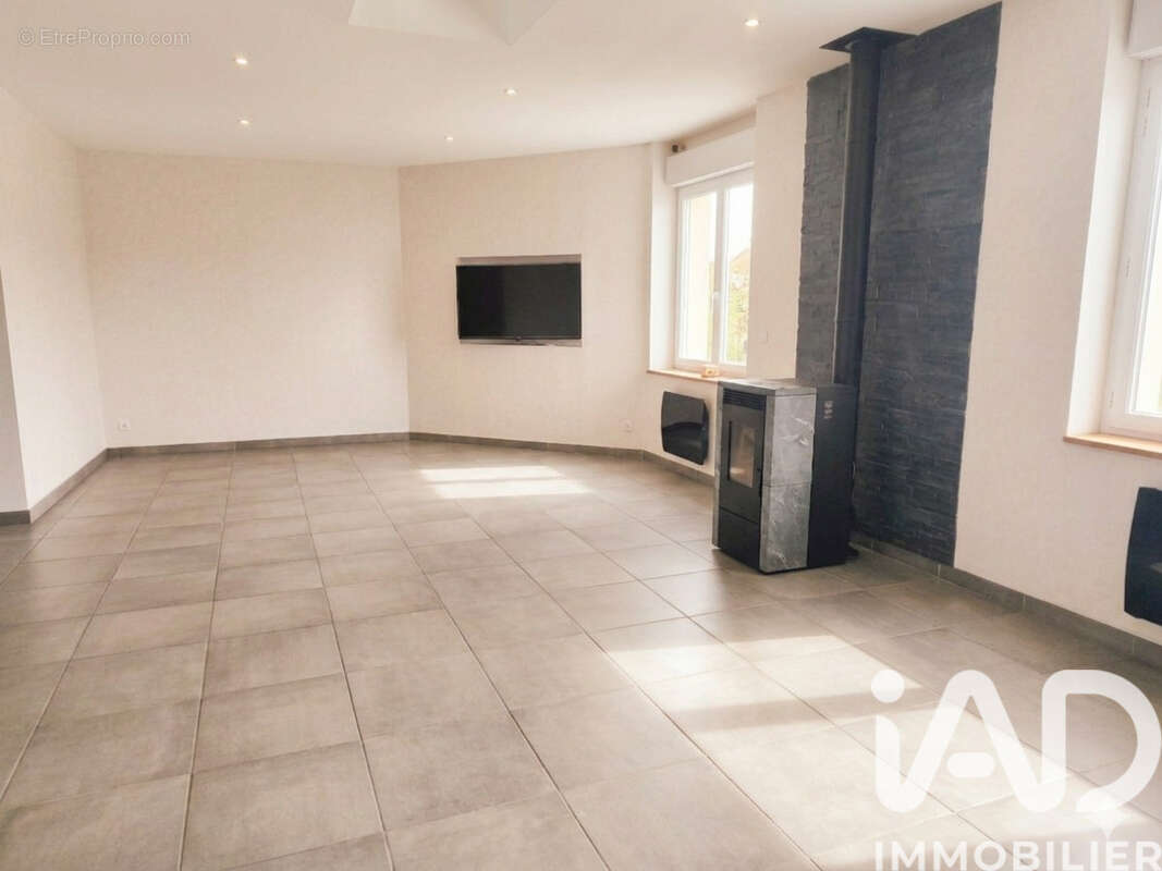 Photo 2 - Maison à VERMELLES