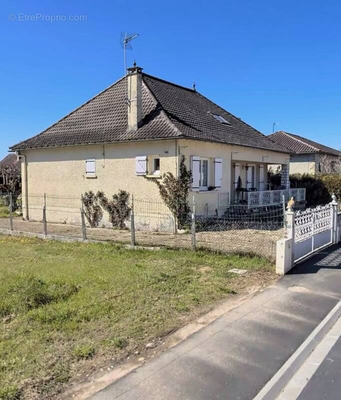 Maison à BIARS-SUR-CERE