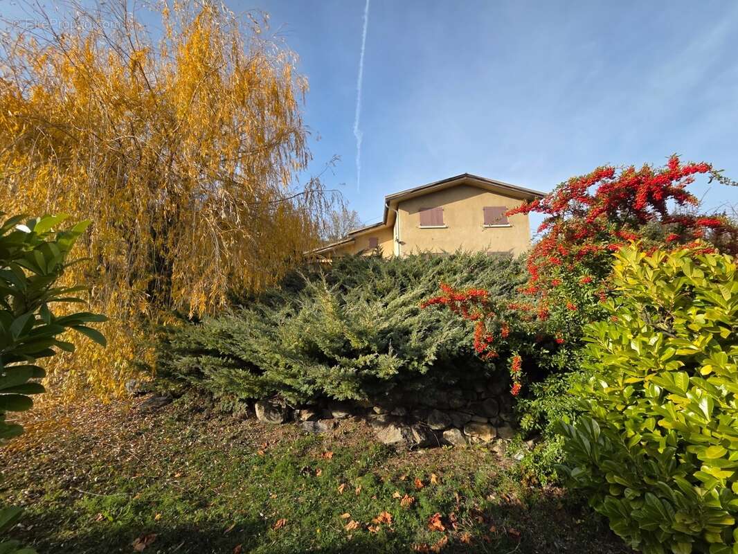 Maison à vendre  maison de 5 chambres EMBRUN (05) avec grand terrain de 2000 M2,poossibilité d'y faire 2 appartements et de déta - photo 15