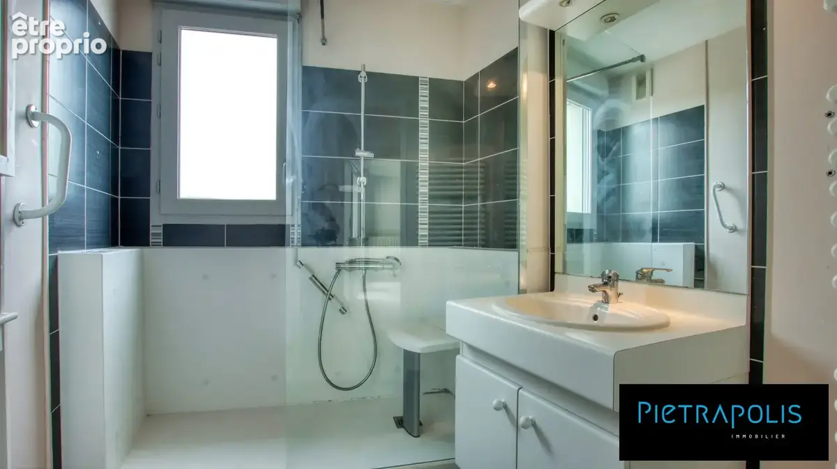 Appartement 76 m² à Givors  - photo 7
