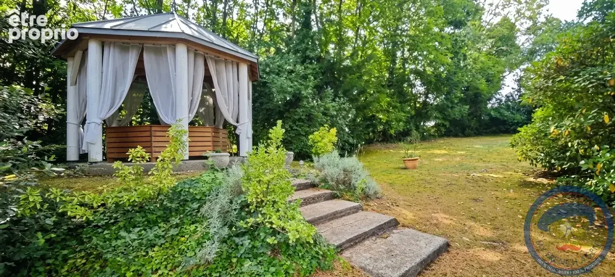 Propiété unique à BLERE - photo 9
