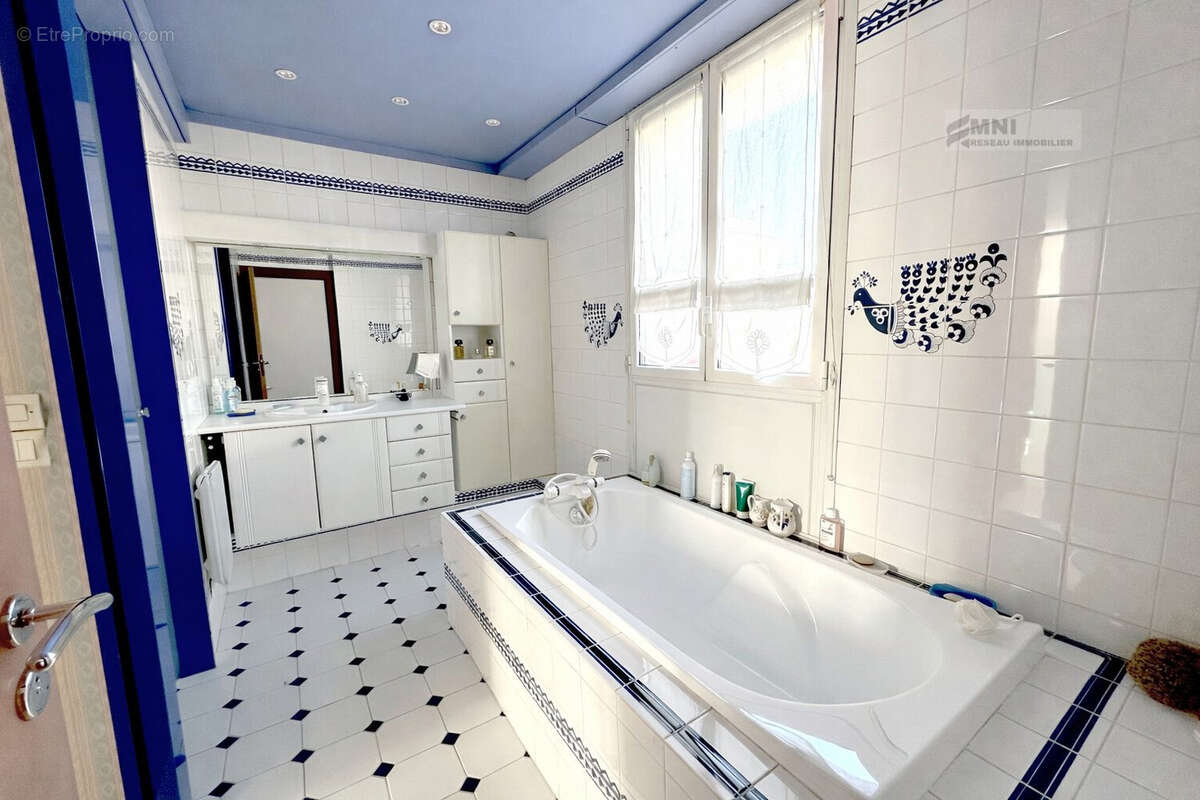 Maison à CHOISY-LE-ROI