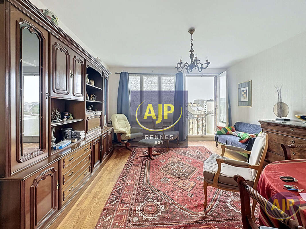 FAC DE DROIT - Appartement T3 de 67.53 m2 à rénover - photo 2