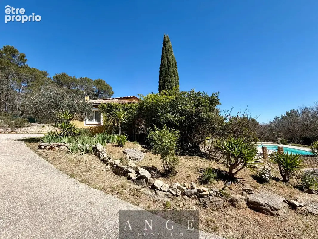 Villa provençale - t5 168m2 - terrain 4090m2 - 4 chambres - terrasse - piscine - spa - garages - carport - photo 5