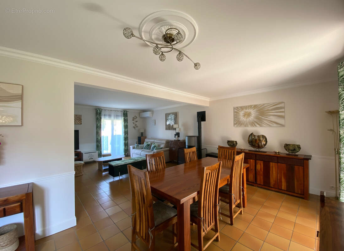 Maison à QUINCY-VOISINS