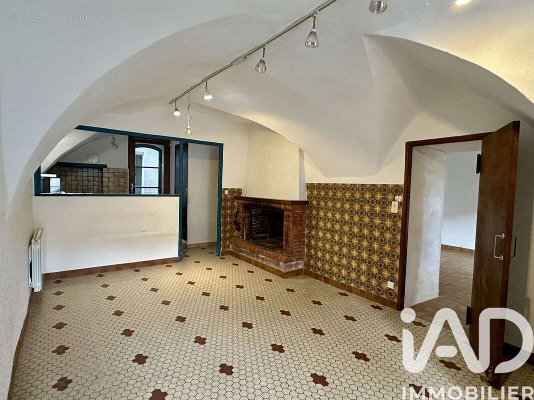 Photo 2 - Maison à SAINT-SATURNIN-DE-LUCIAN