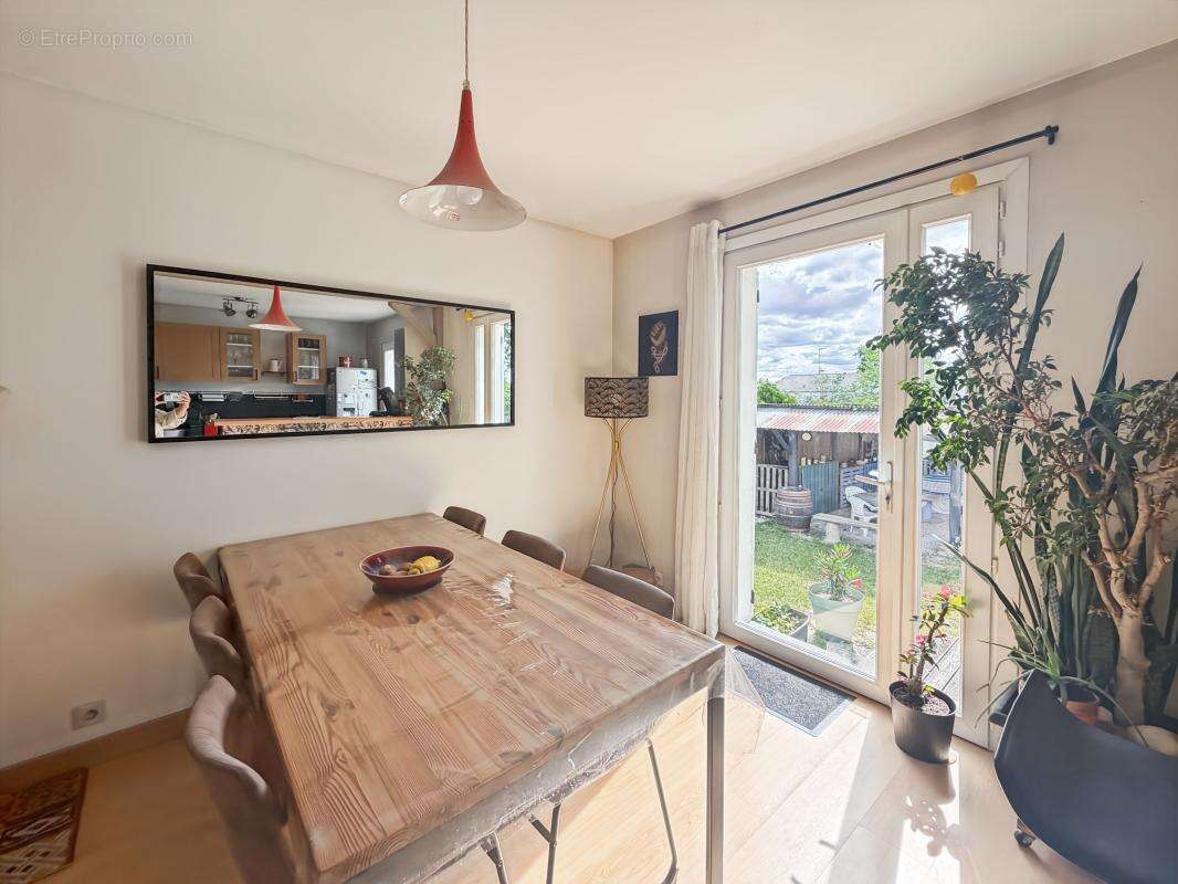 Maison 5 pièces familiale en centre-ville avec sous-sol total et beau jard - photo 3
