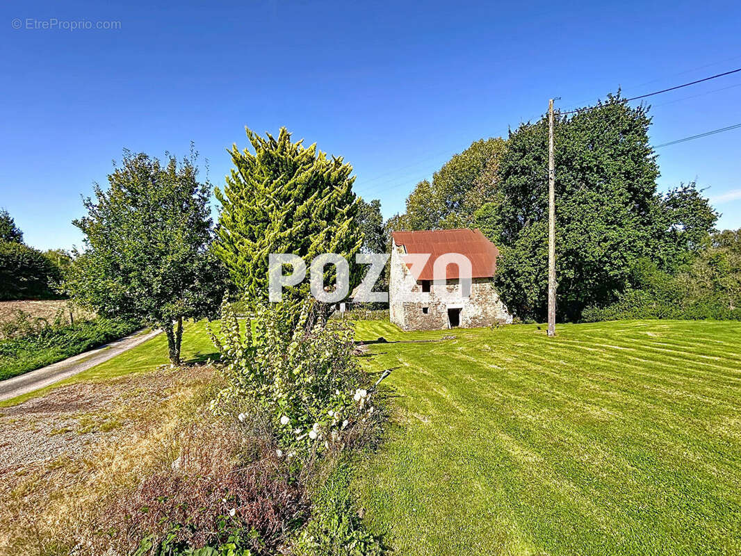 Maison à MONTAIGU-LES-BOIS