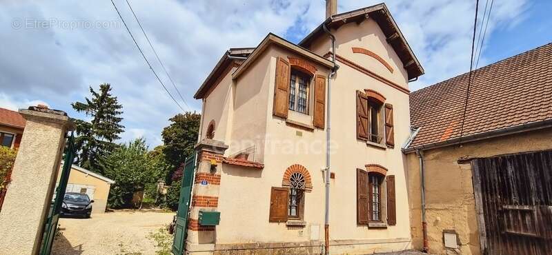 Maison à TOURS-SUR-MARNE