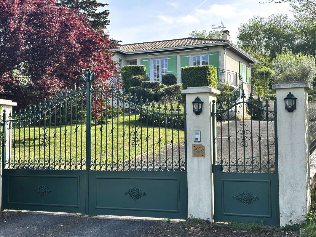 Maison à SAINT-AMANT-DE-BOIXE