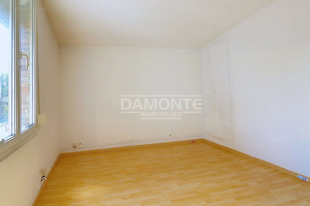 Immeuble idéalement situé dans un secteur attractif - photo 13