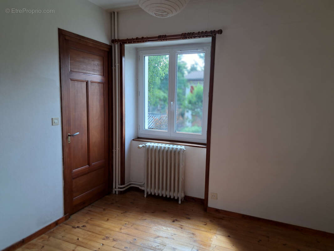 Maison à LE CHAMBON-SUR-LIGNON