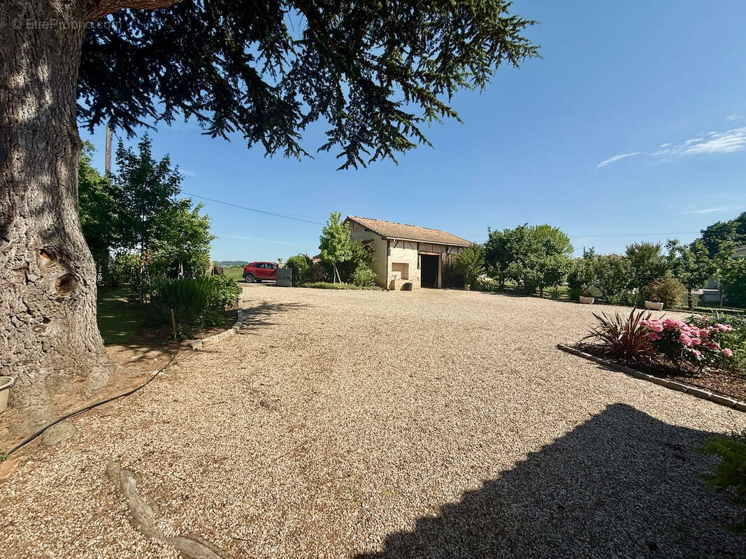 Maison à SAINTE-LIVRADE-SUR-LOT