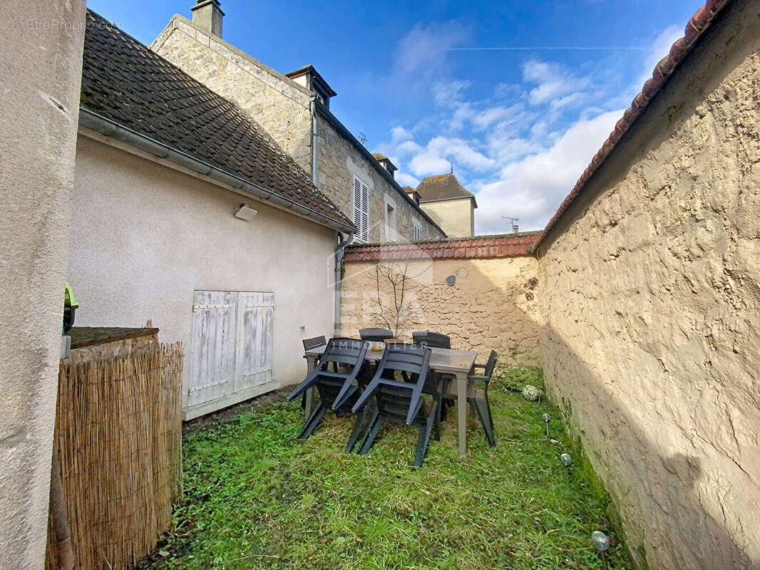 Maison à CHAUMONTEL