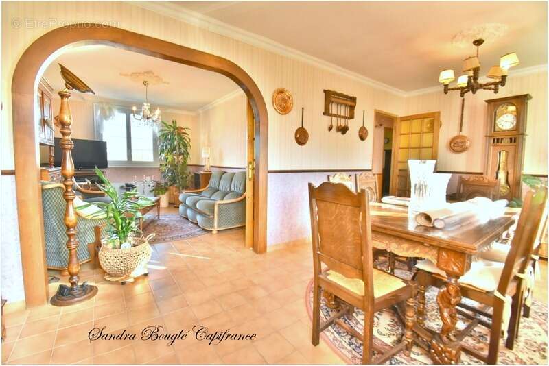 Maison à L&#039;HUISSERIE