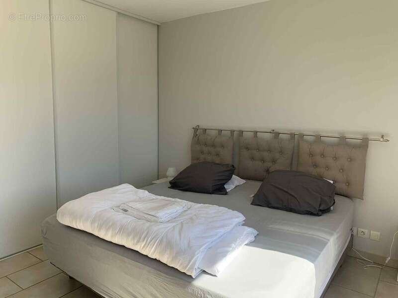 Maison avec studio indépendant et piscine chauffée – 2300 m² de terrain – CHABESTAN (05) - photo 8