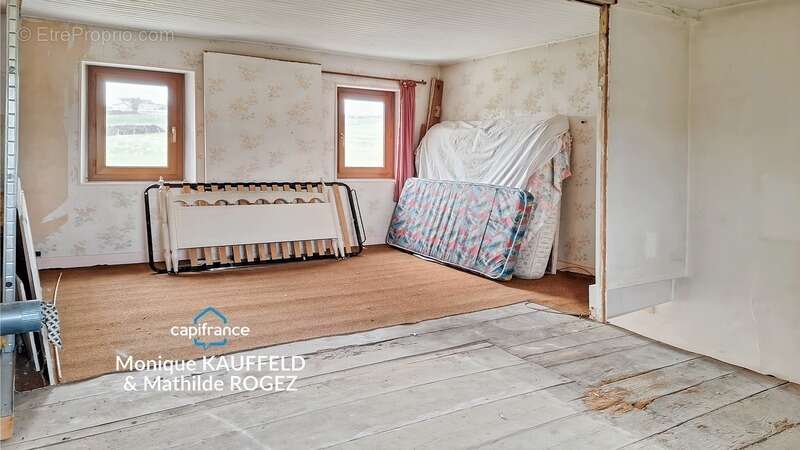 Maison à TOURS-SUR-MEYMONT