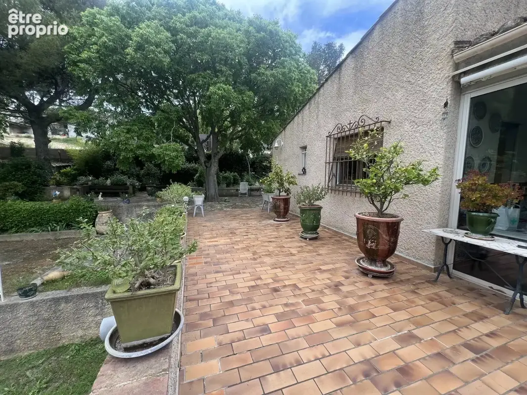 Maison 288 m² à Nimes  - photo 2
