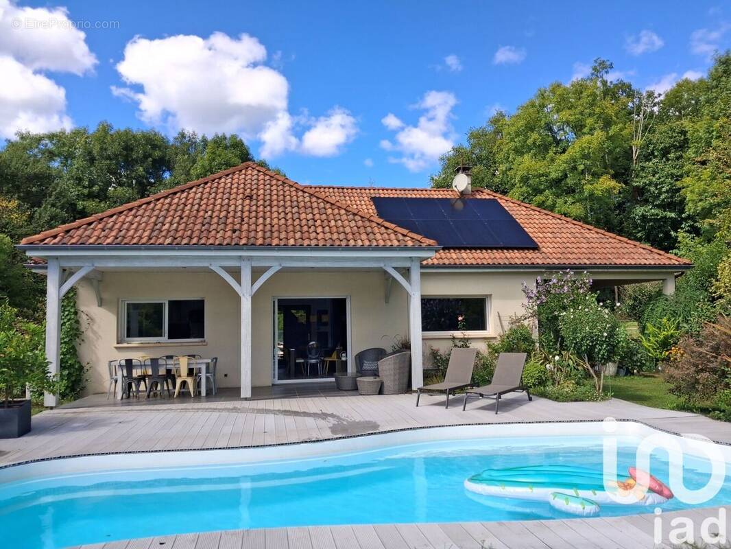 Photo 1 - Maison à CAHUS