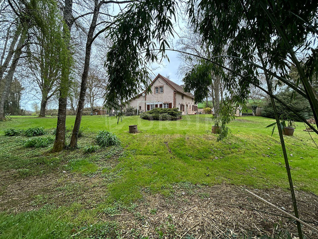Maison à TOUCY