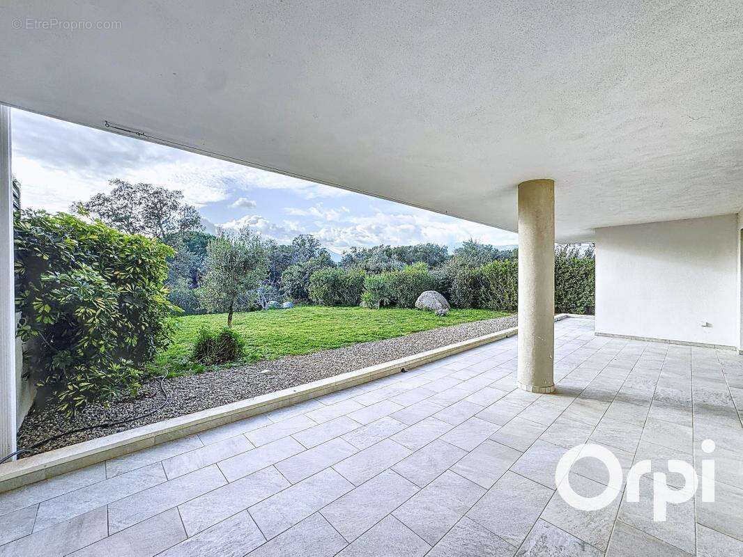 Superbe Appartement T4  avec jardin proche centre de Porto-Vecchio - photo 4