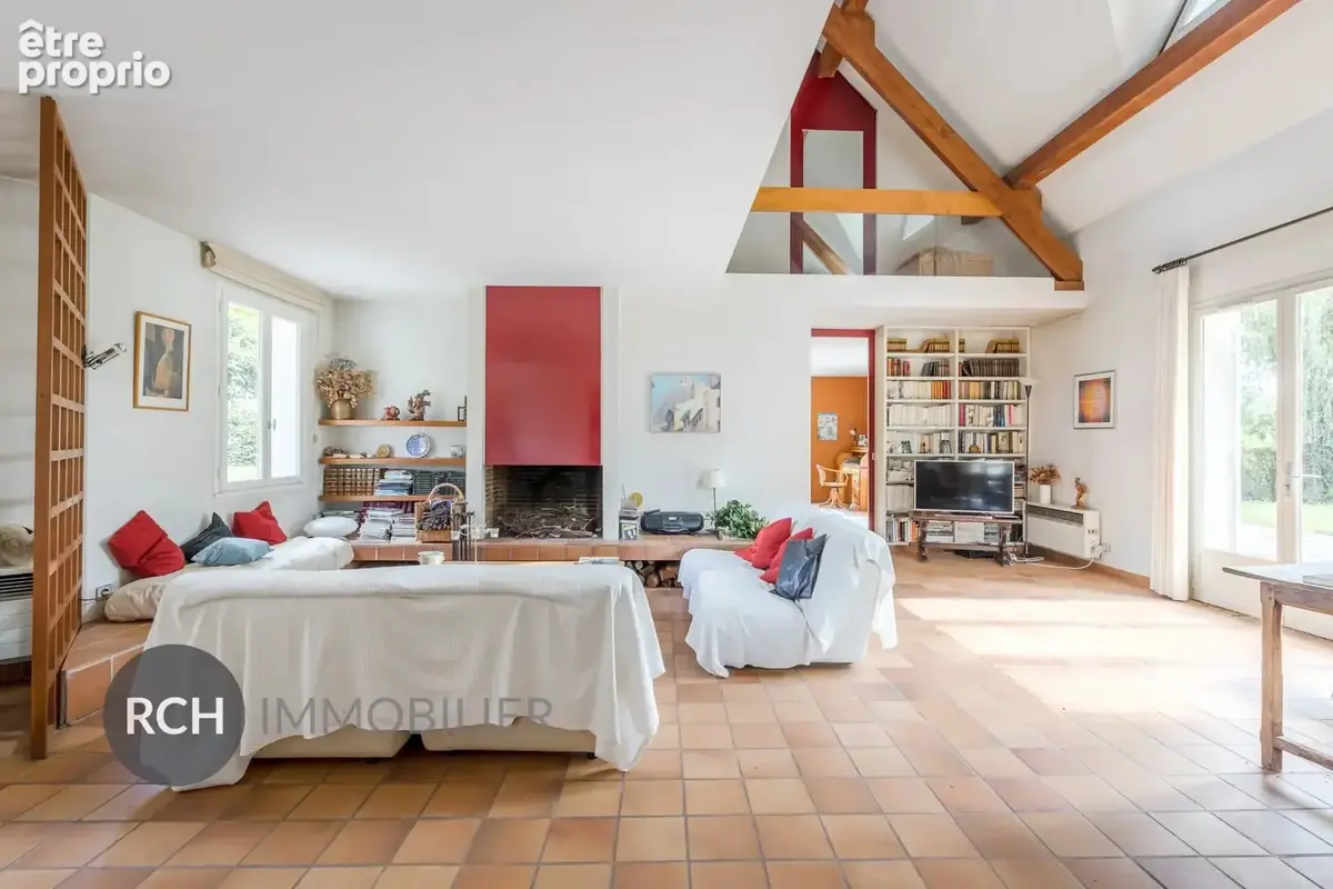 Proche Montfort-l'Amaury - Maison d'architecte baignée de lumière avec piscine chauffée et terrain arboré - photo 4