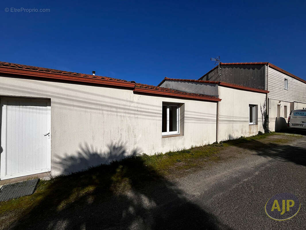 Maison à LE LOROUX-BOTTEREAU