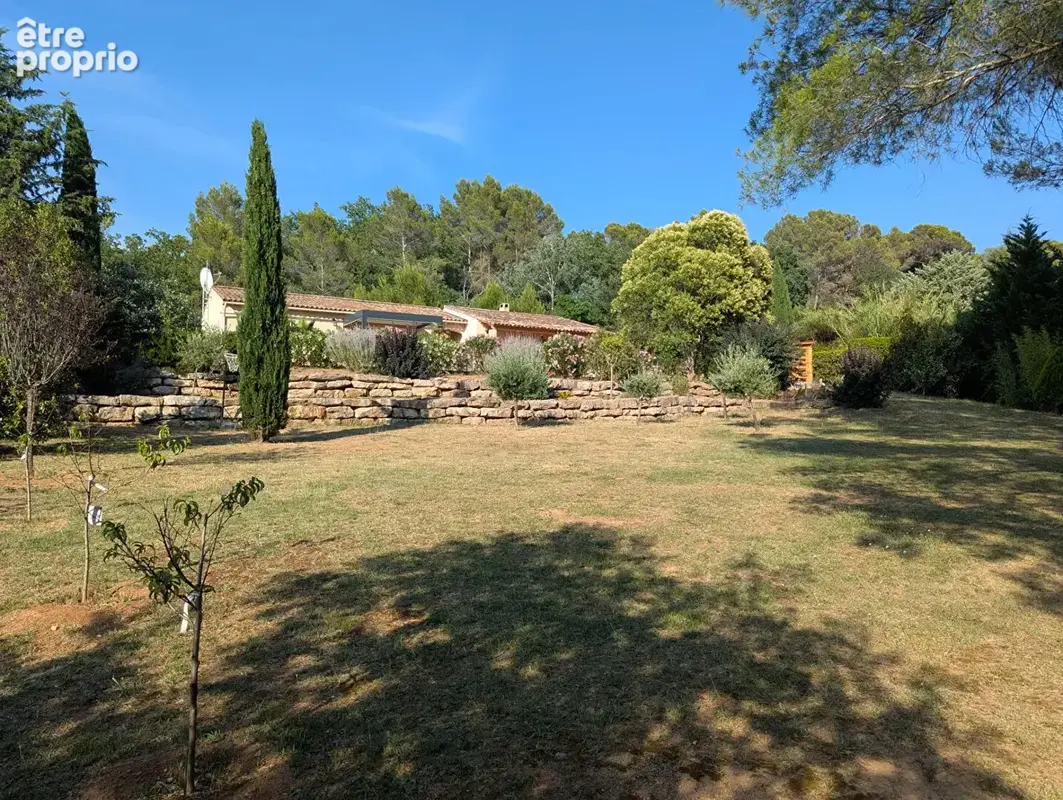 VILLECROZE, maison de plain-pied 130 m², 3 chambres, piscine, garage, terrain de 3 300 m² - photo 4