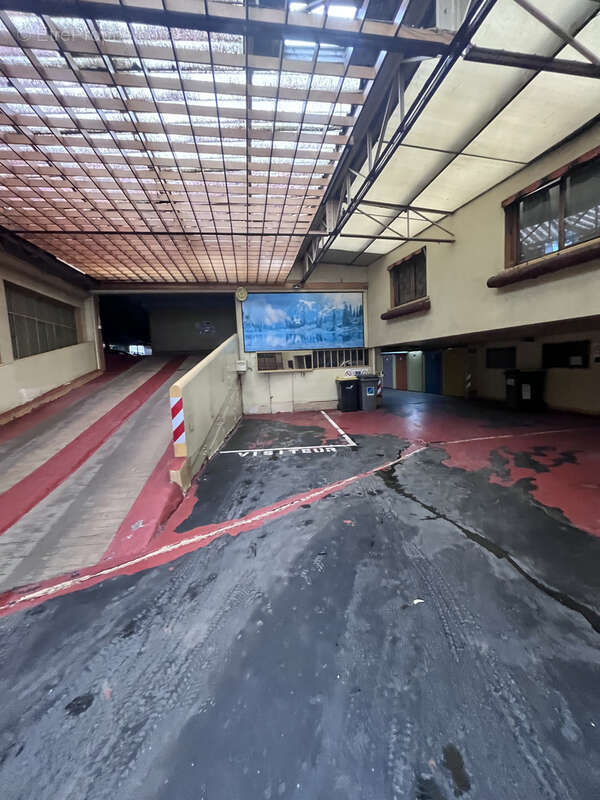 Parking à SAINT-ETIENNE