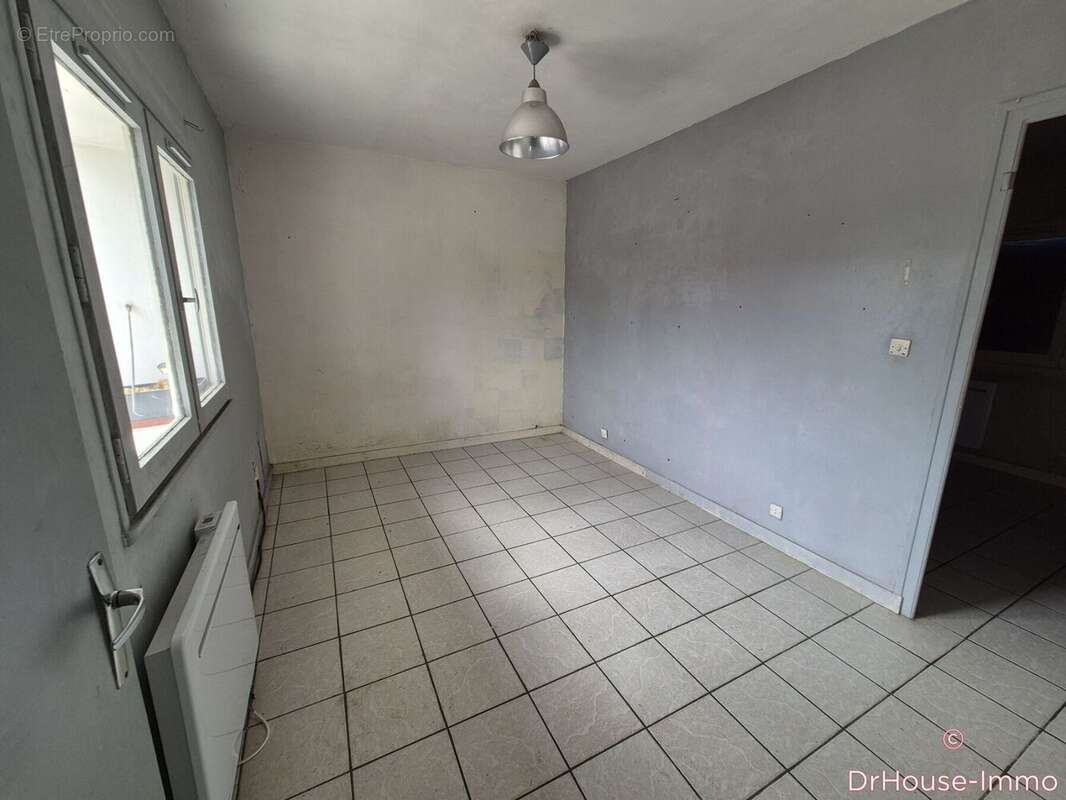 Appartement à VEAUCHE