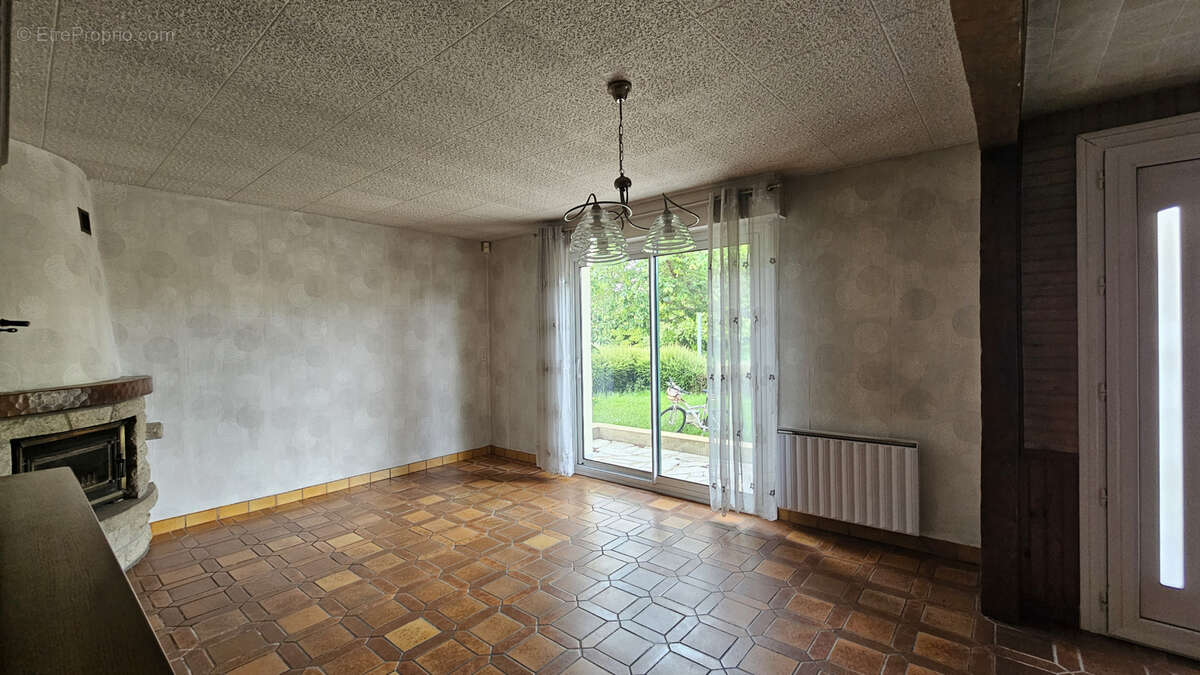 Maison à NOYAL-CHATILLON-SUR-SEICHE