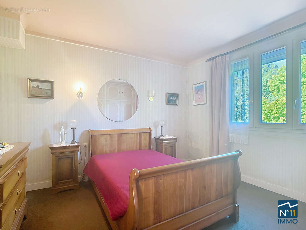 Maison non-mitoyenne - Parc arboré - Centre-bourg de Bubry ! - photo 6