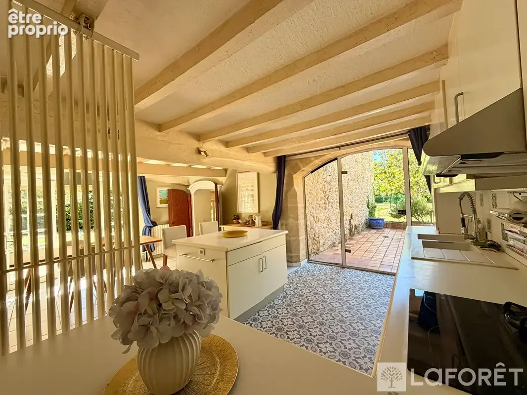 Maison de caractère avec location indépendante en supplément, piscine et 8 chambres ( 6 + 2) - photo 4