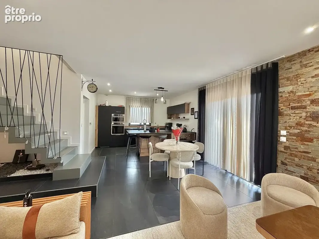 Maison 6 pièces 110 m² à vendre à Pont-De-Cheruy (38230) - photo 3