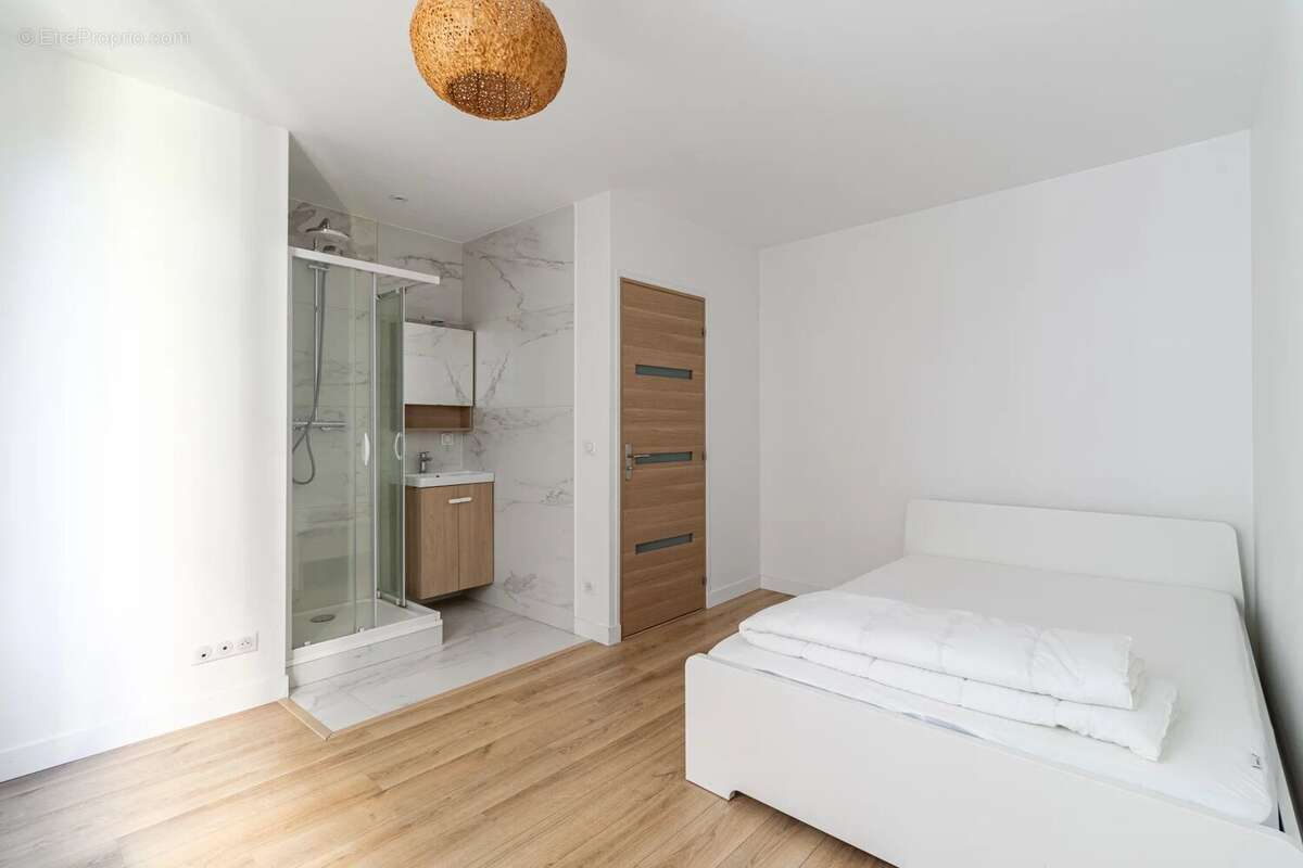 Appartement à PARIS-19E