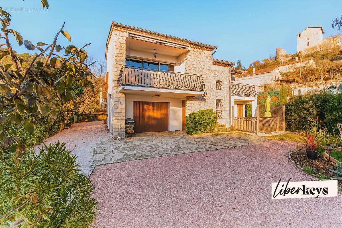 Maison à GREOUX-LES-BAINS