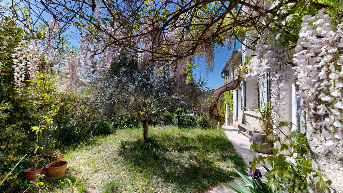 Maison à ALLEMAGNE-EN-PROVENCE