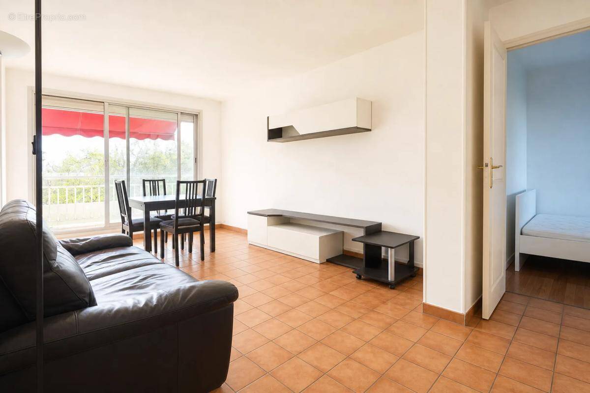 Appartement à FRESNES